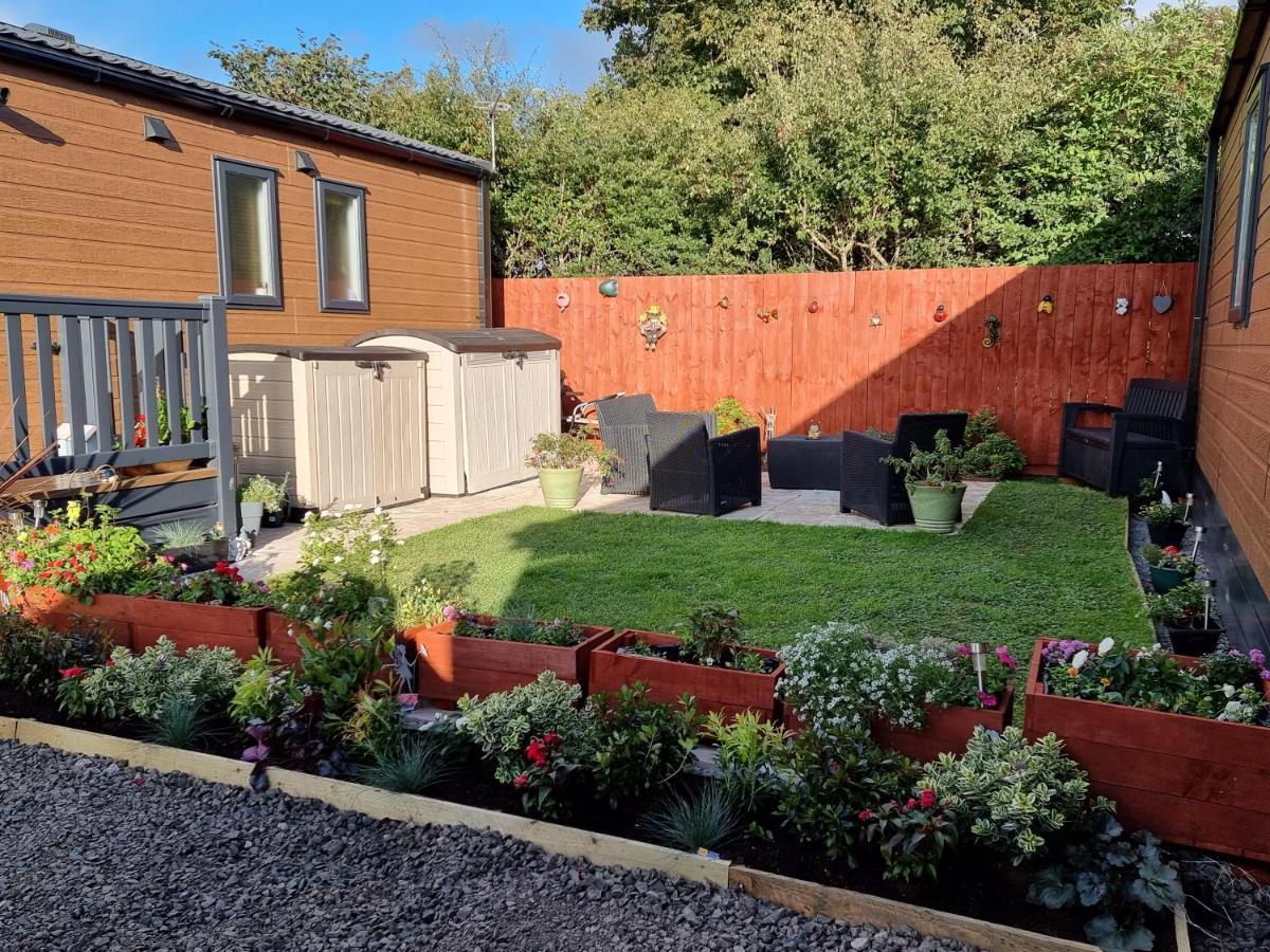 Kimadalyn Villa Forfar Exterior photo